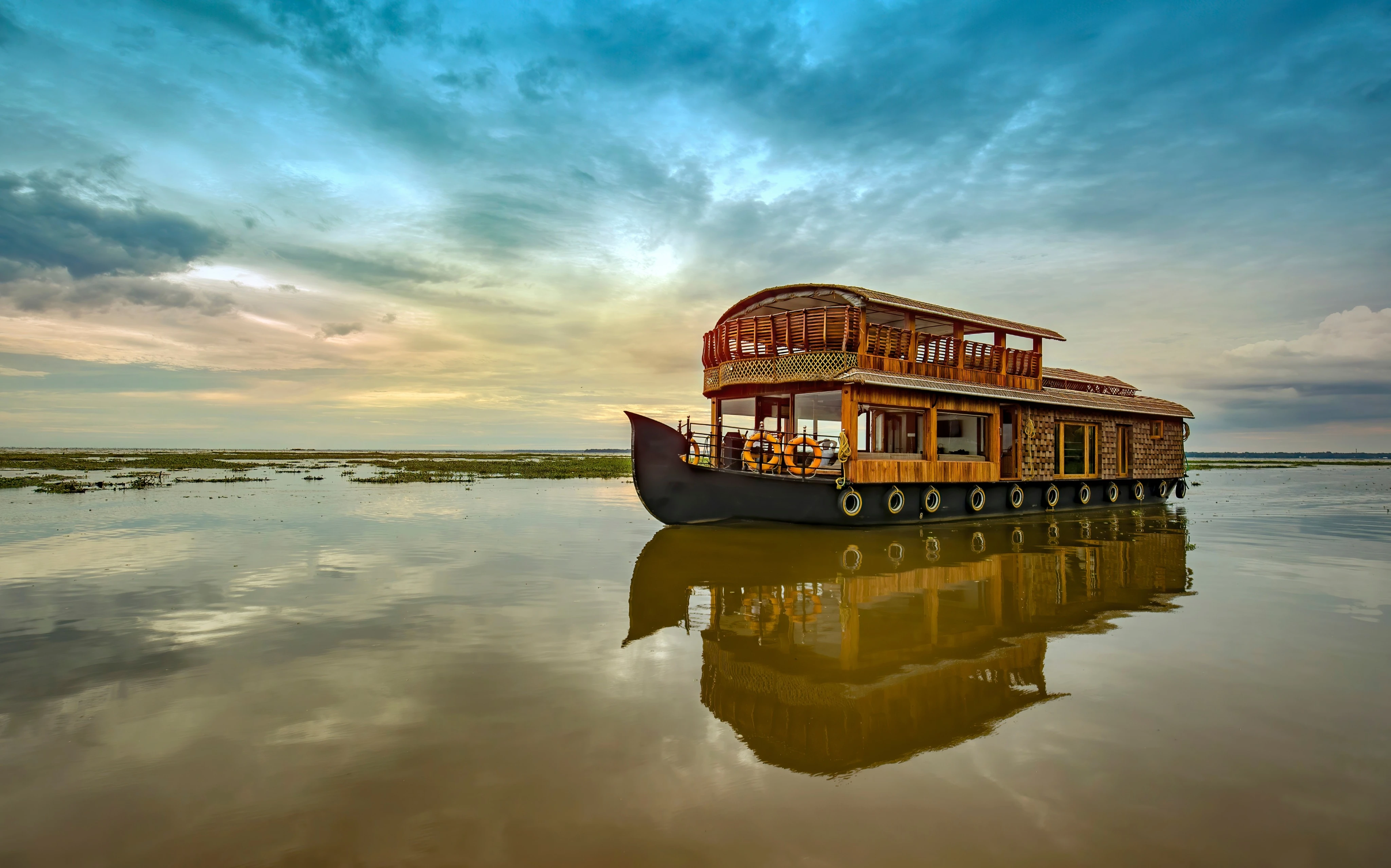 Kettuvallam A Traditional Kerala Houseboats