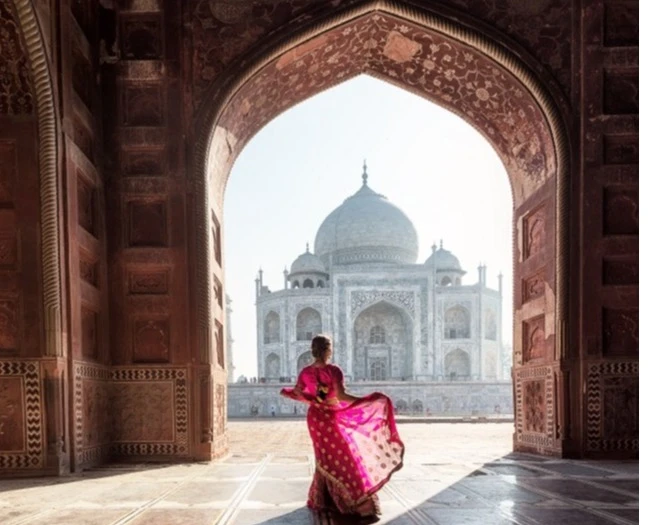 women only tours with Taj Mahal